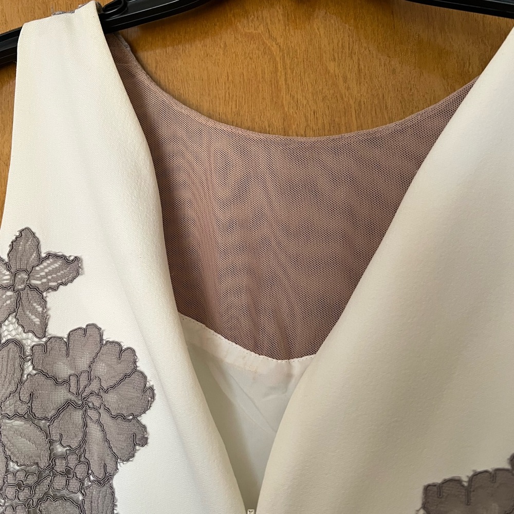 Pure Elegance! - image 2